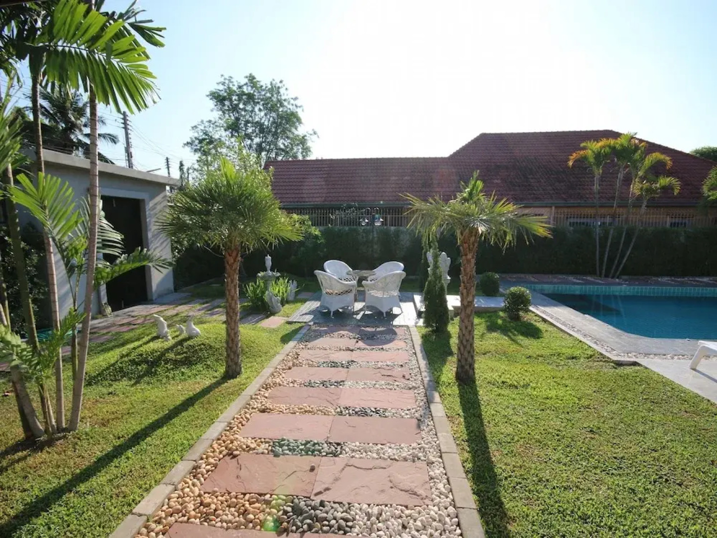 Cozy Garden Cottage Pool Villa