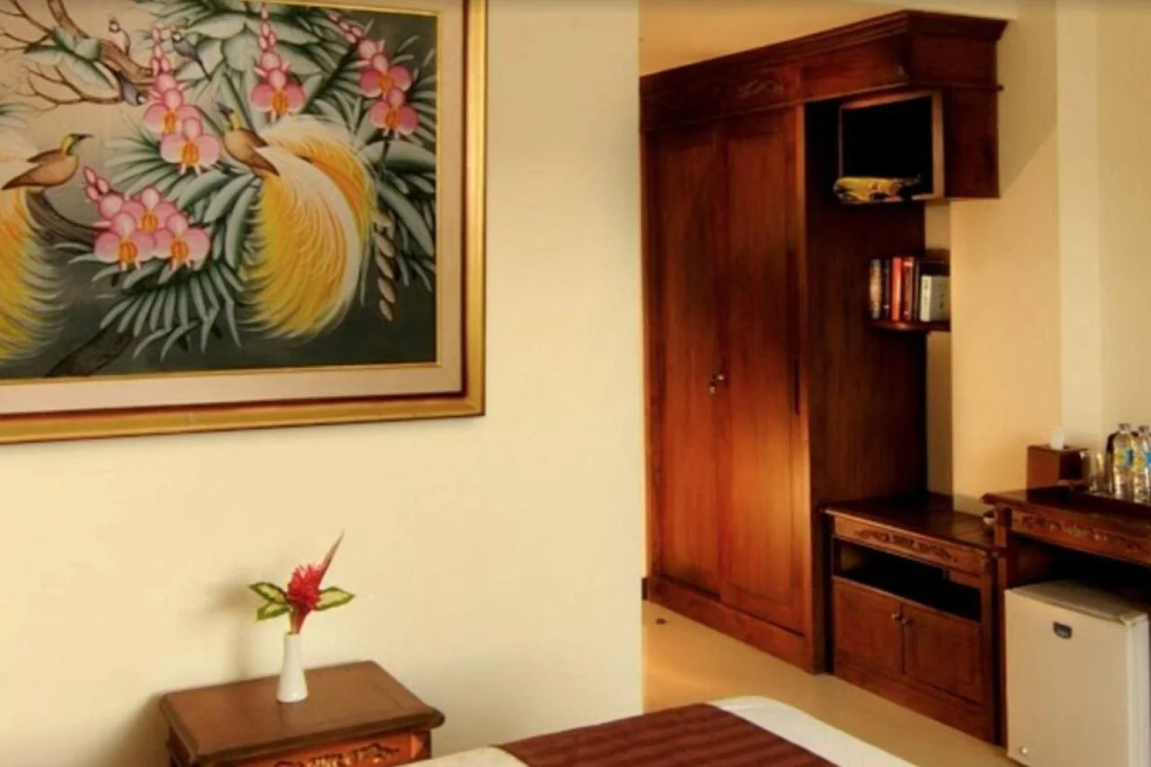 Yusro Hotel Restaurant & Convention