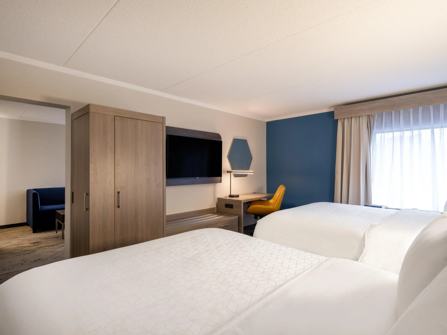 Holiday Inn Express & Suites Greensboro-(I-40 Wendover) by IHG