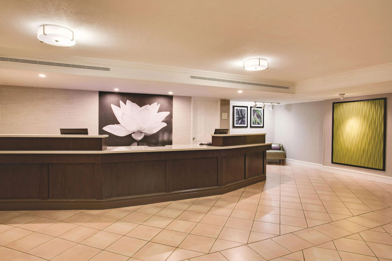 Days Inn by Wyndham Gainesville University I-75