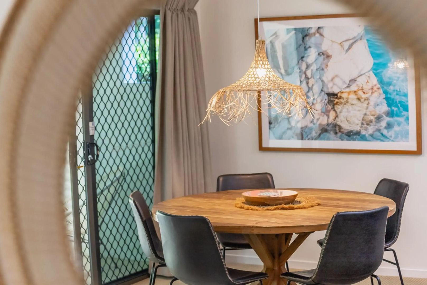 Modern & Stylish 2 Bedroom Townhouse