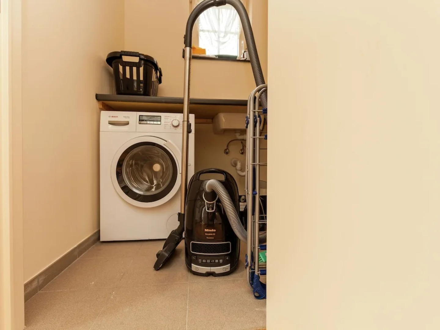 Alluring Holiday Home in Mol With Fenced Garden and Barbecue