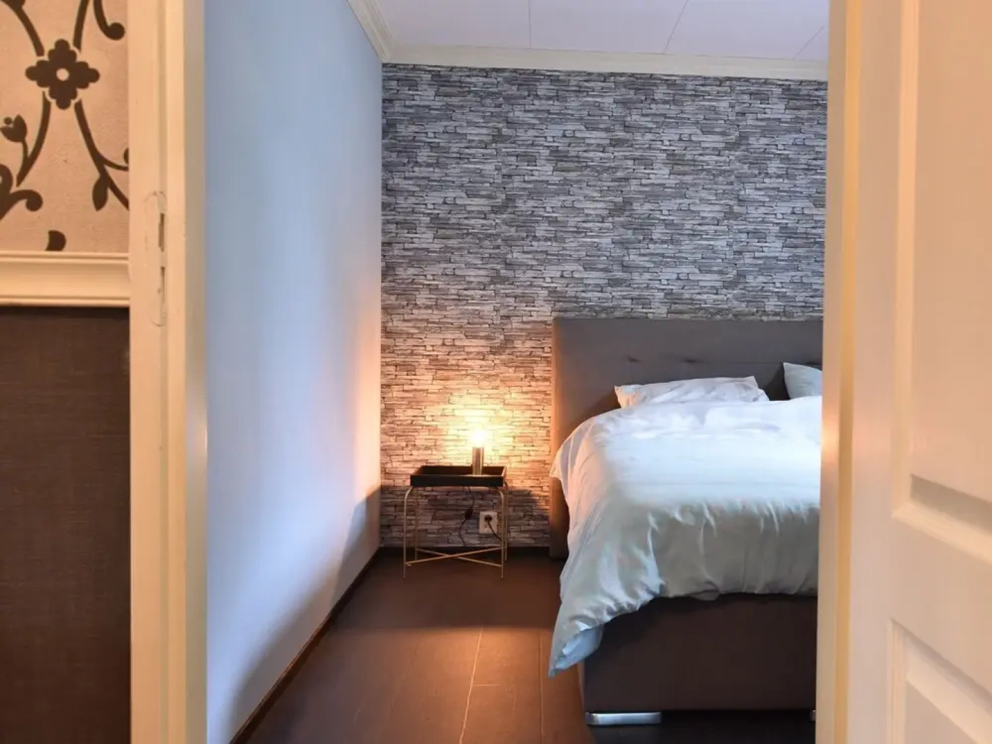 Modern Holiday Home in Kaatsheuvel with Hot Tub