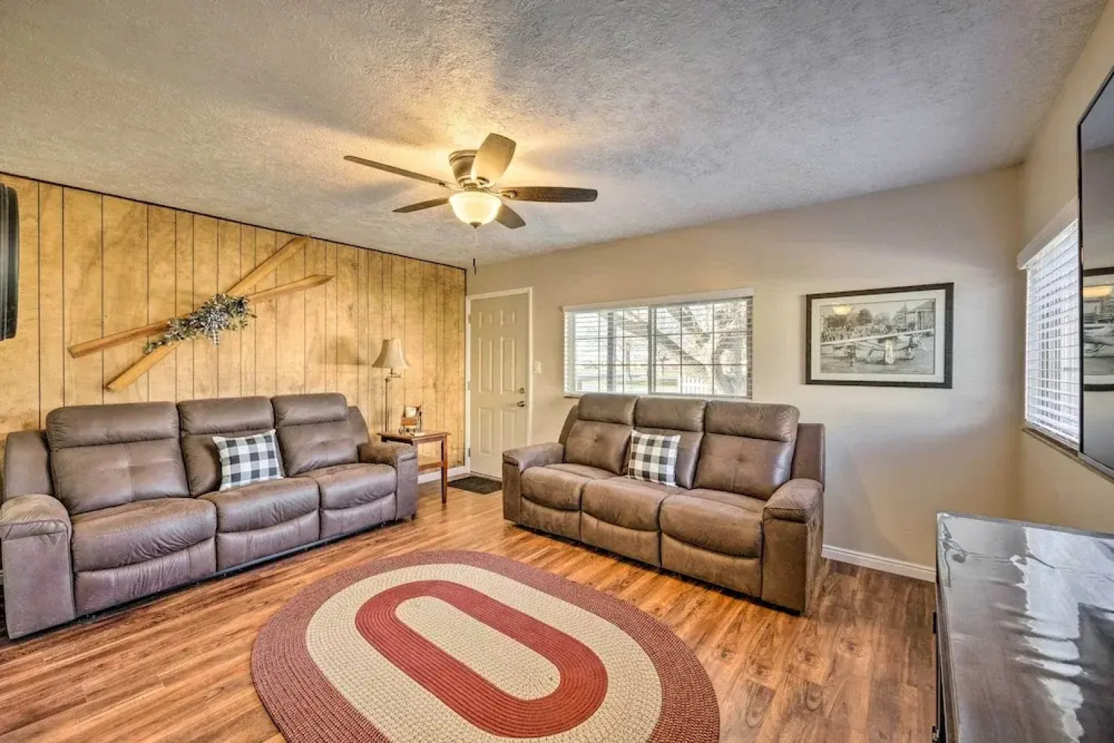 Cozy Cottage w/ Game Room ~ 17 Mi to Dtwn Slc!