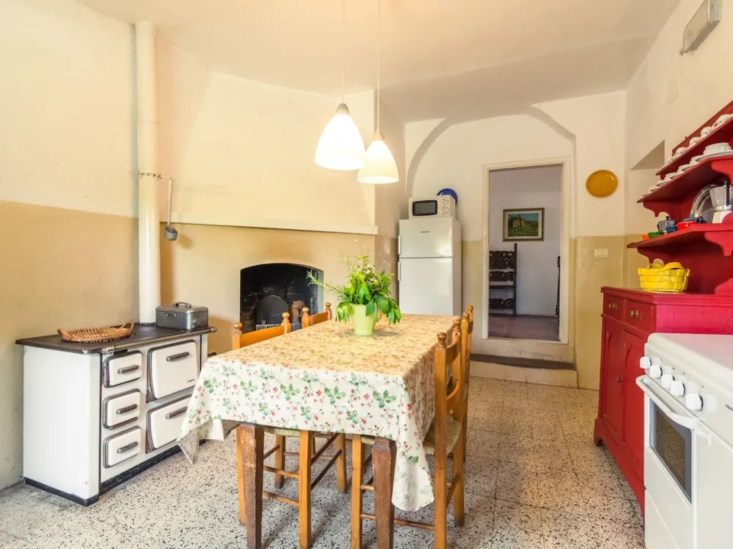 Farmhouse in Bacchereto Near Wine Region