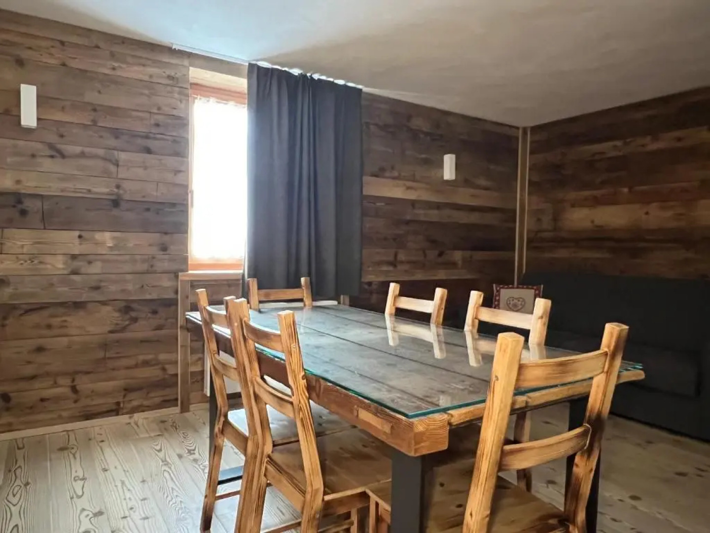 Camelot Luxury Houses Horses