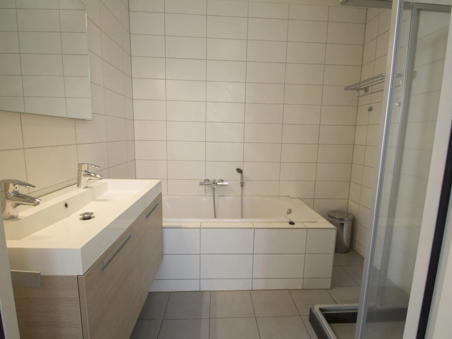 Comfortable Apartment With a Smart TV Near the Beach