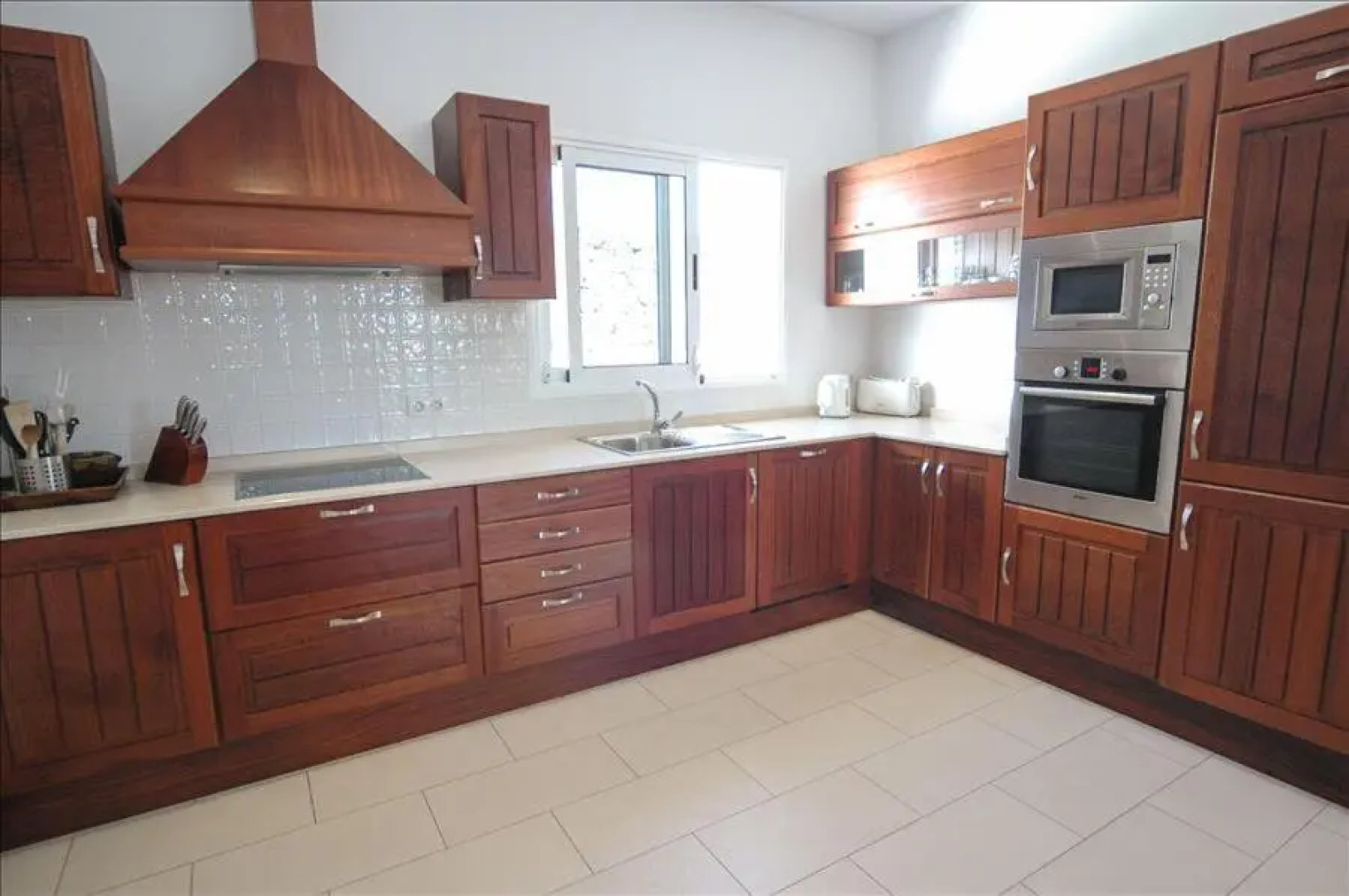 Casa Puerto Calero Grande - A wonderful 6 bedroom villa - Short stroll from the Marina