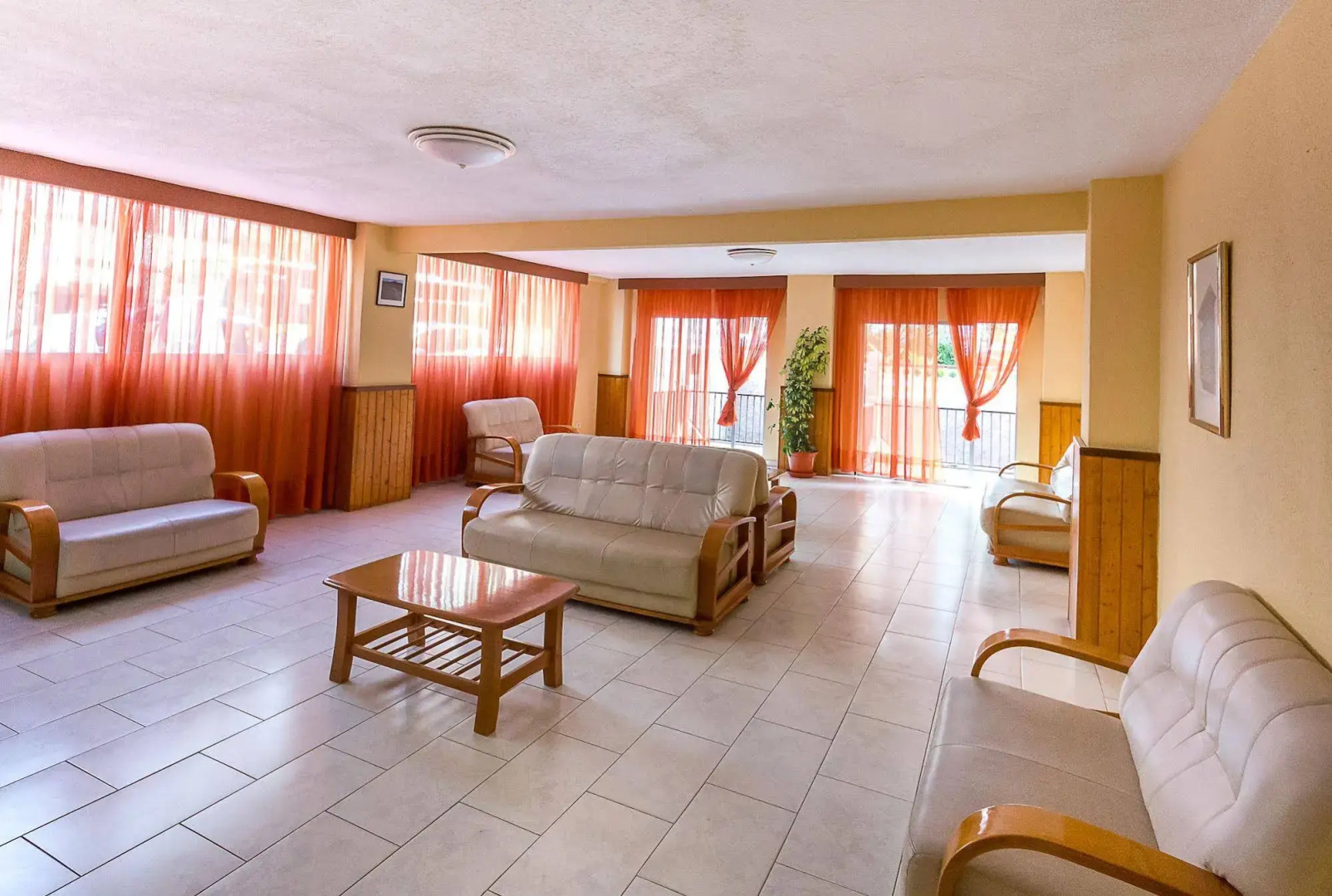 Seguro De Sol Studios