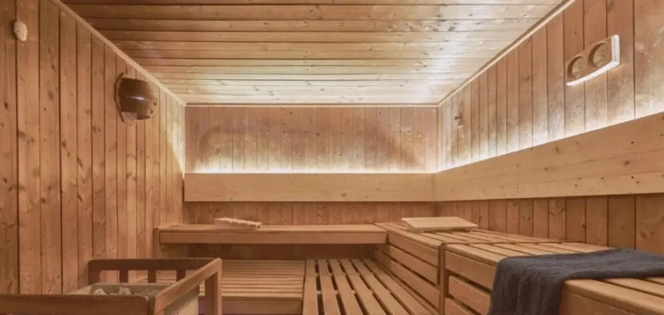 Deluxe Apartment With Elevator in the old Town of Krems With Private Parking