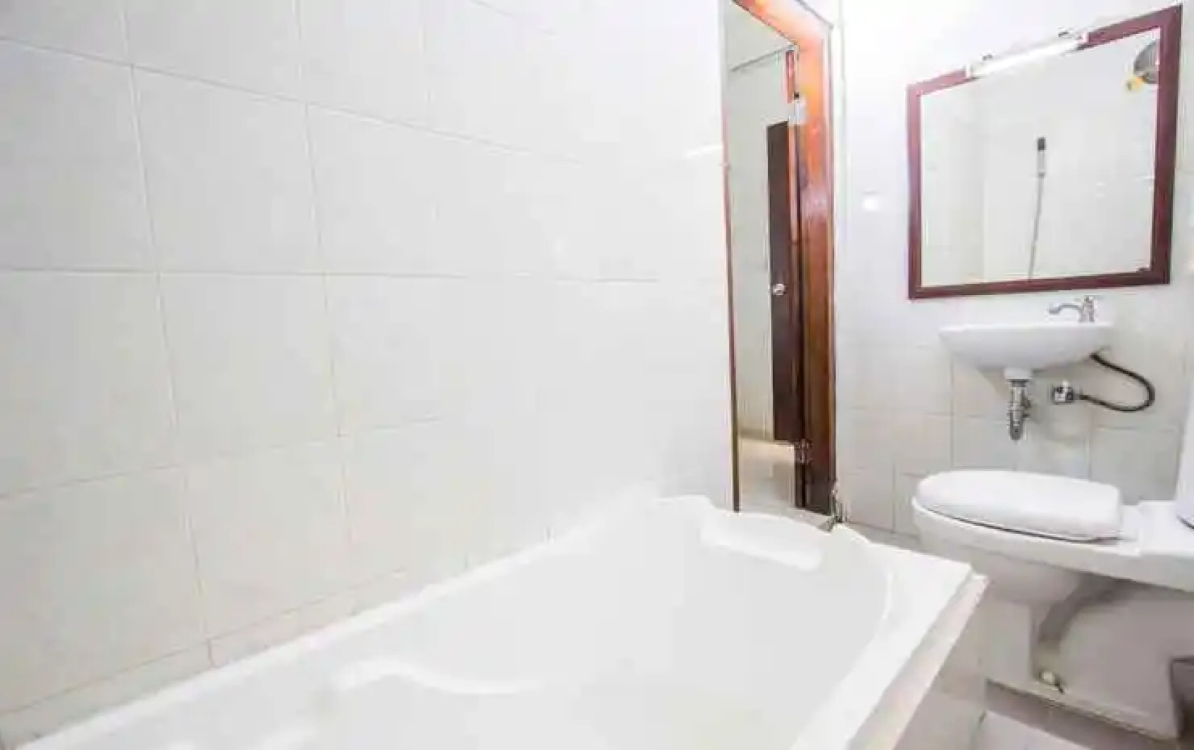 Puri Menoreh Hotel and Restaurant Borobudur