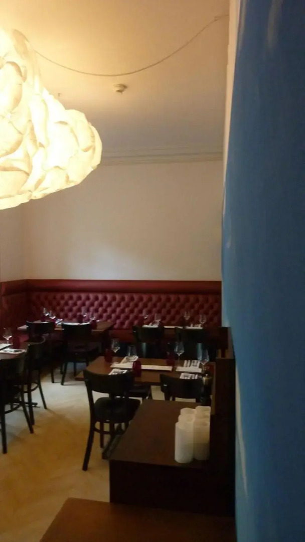 easyHotel Basel City - contactless self check-in