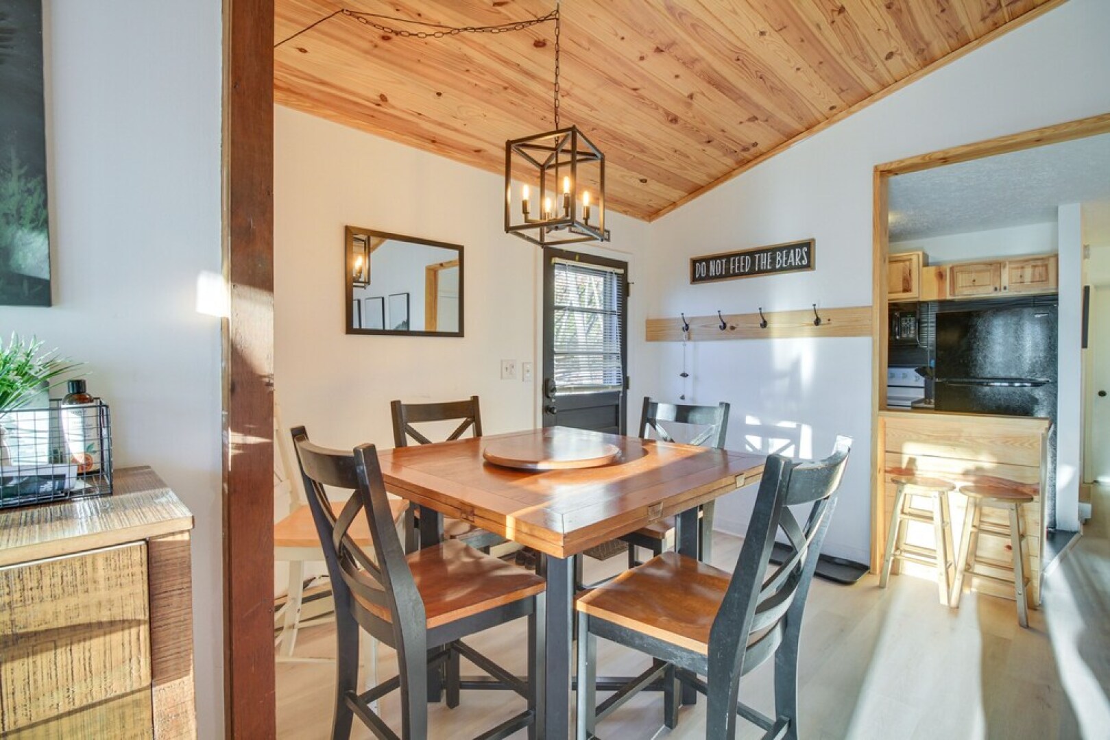 Rustic Getaway With Fireplace - Walk to Slopes!