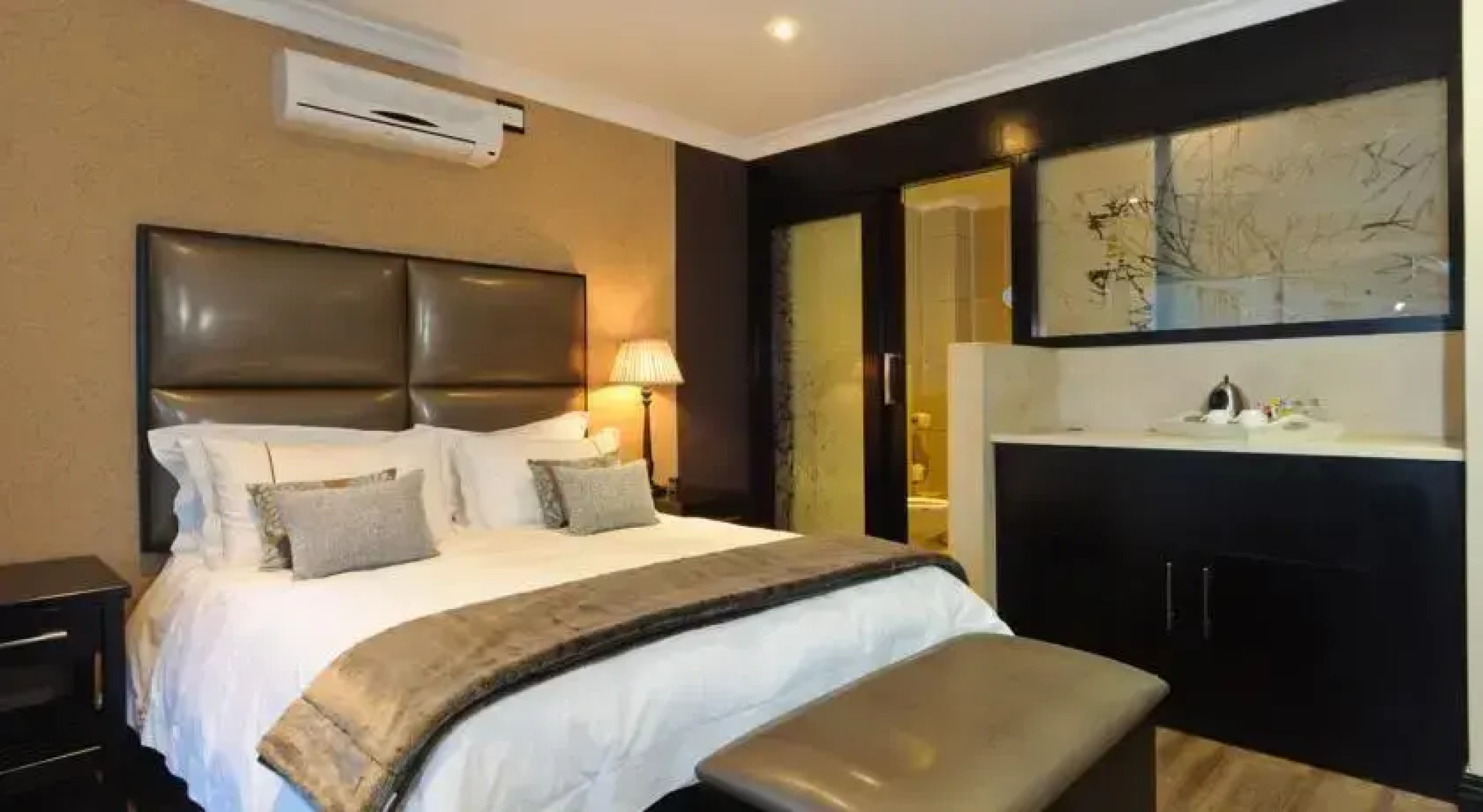 Executive Suites at 555