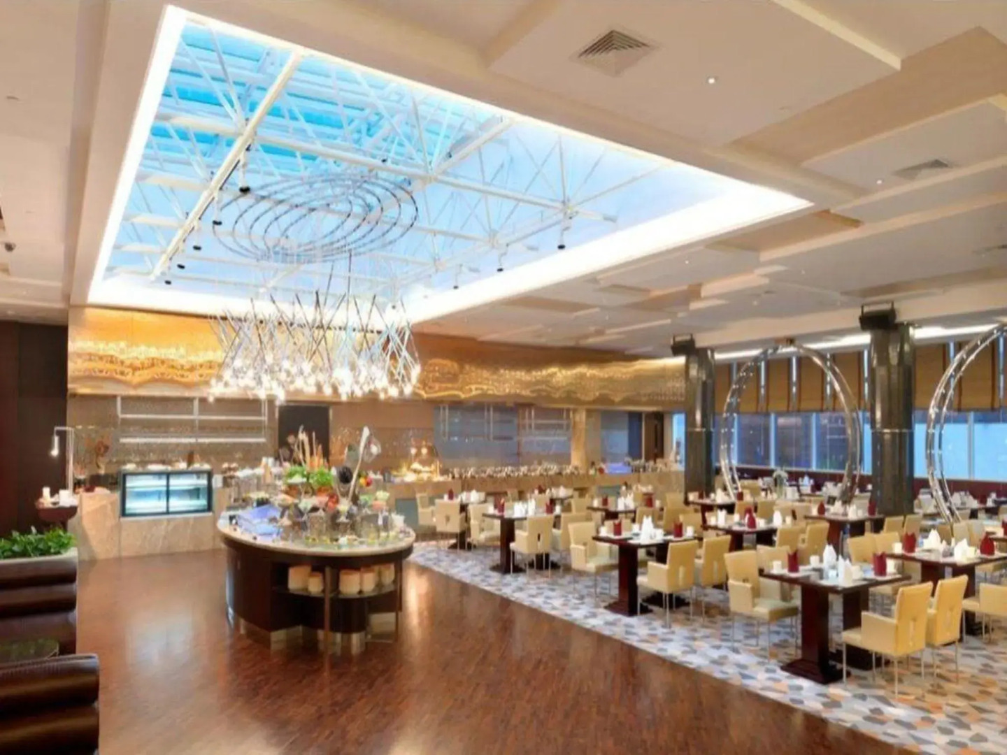 Golden Eagle Summit Hotel Downtown