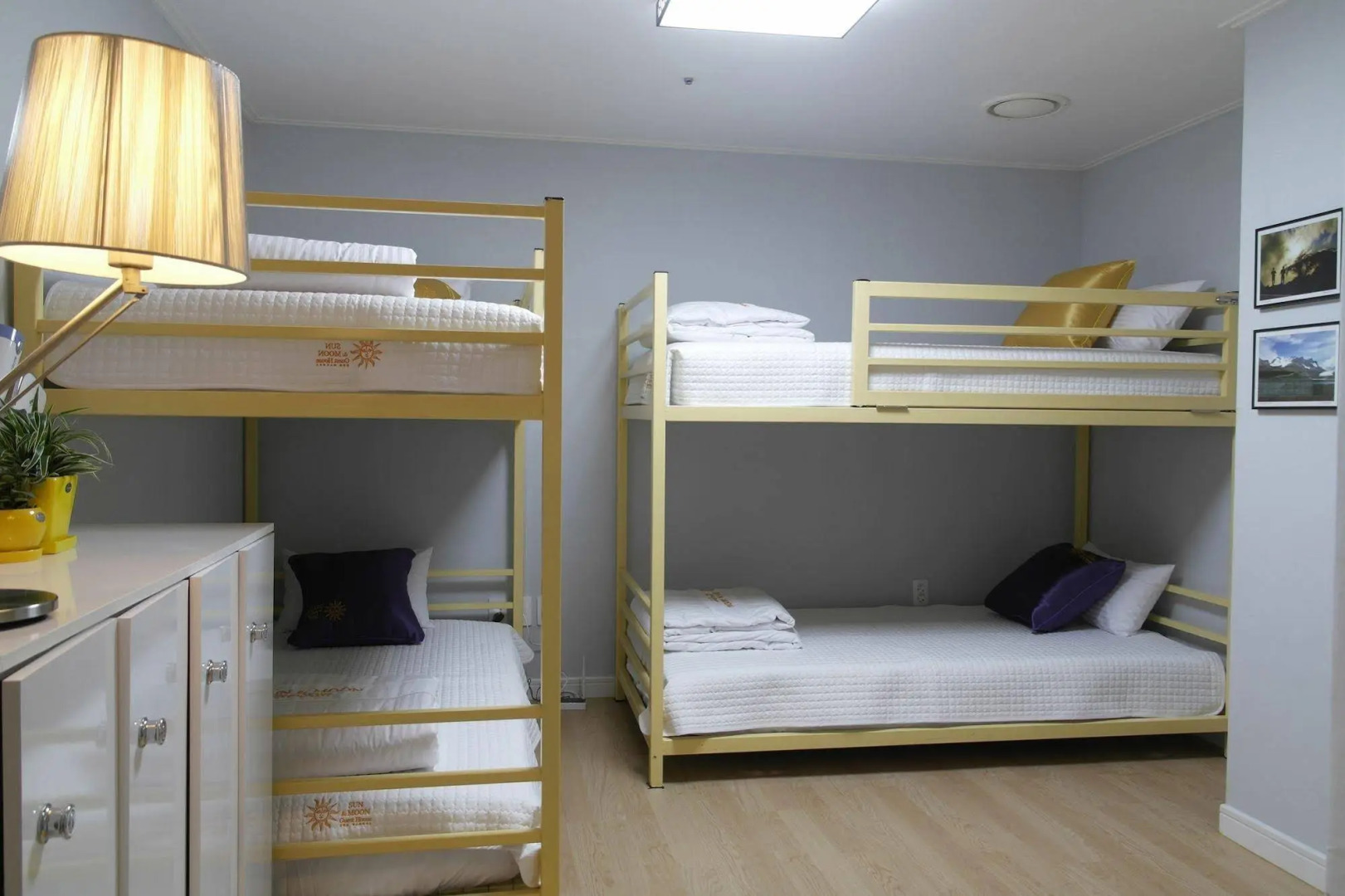 Sun and Moon Guest House - Hostel