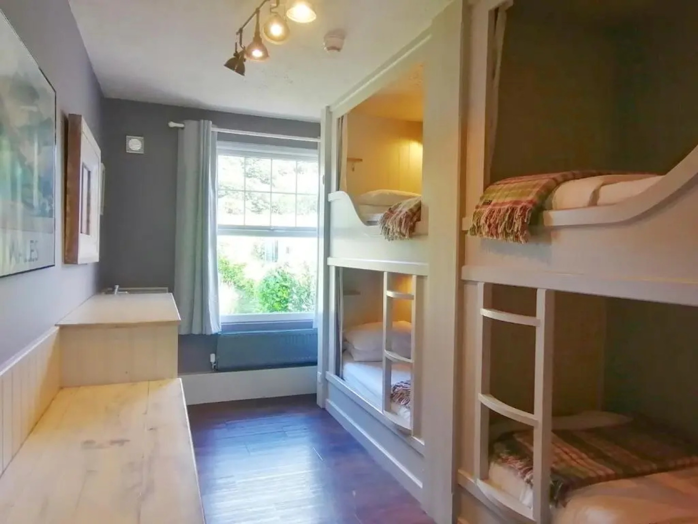 The Rocks at Plas Curig Hostel