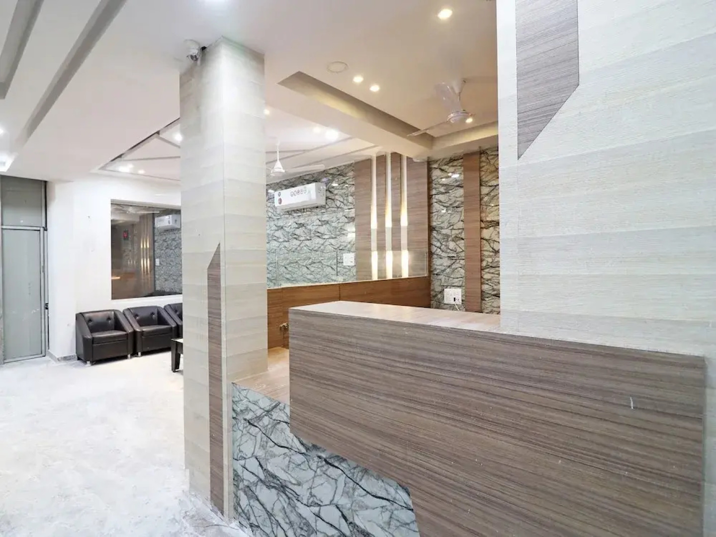 Capital O 19916 The Grand Tilak