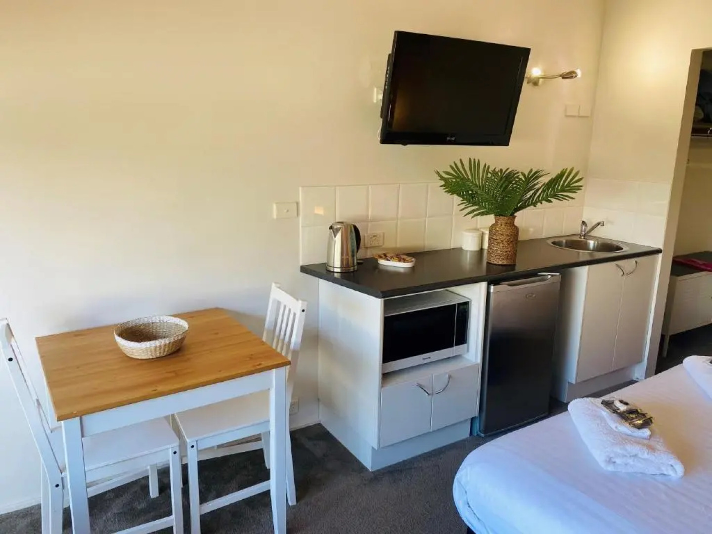 ELM Riverside Accommodation