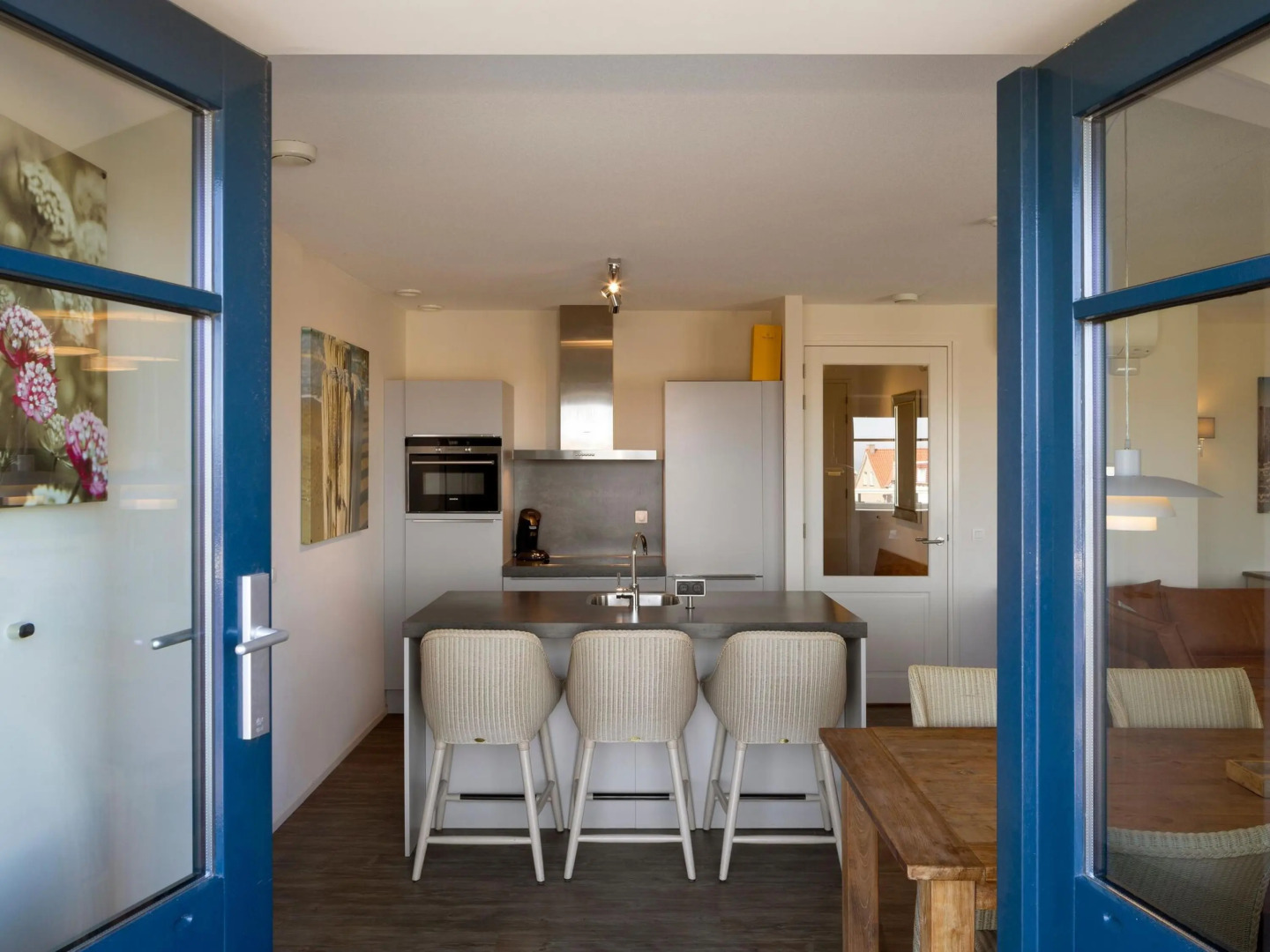 Luxury apartment with AC and washing machine, in a residence 200 m from the sea