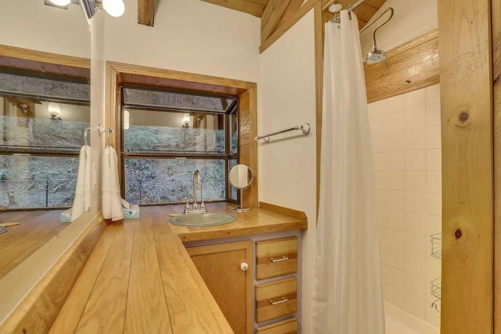 Huckleberry Mountain Lodge