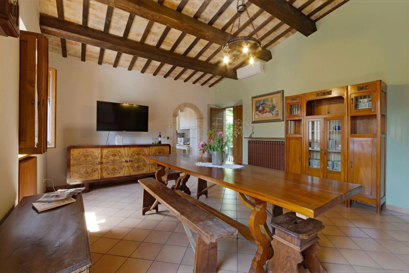 Quiet property set in a genuine context between nature and culture.-CASA PARIS