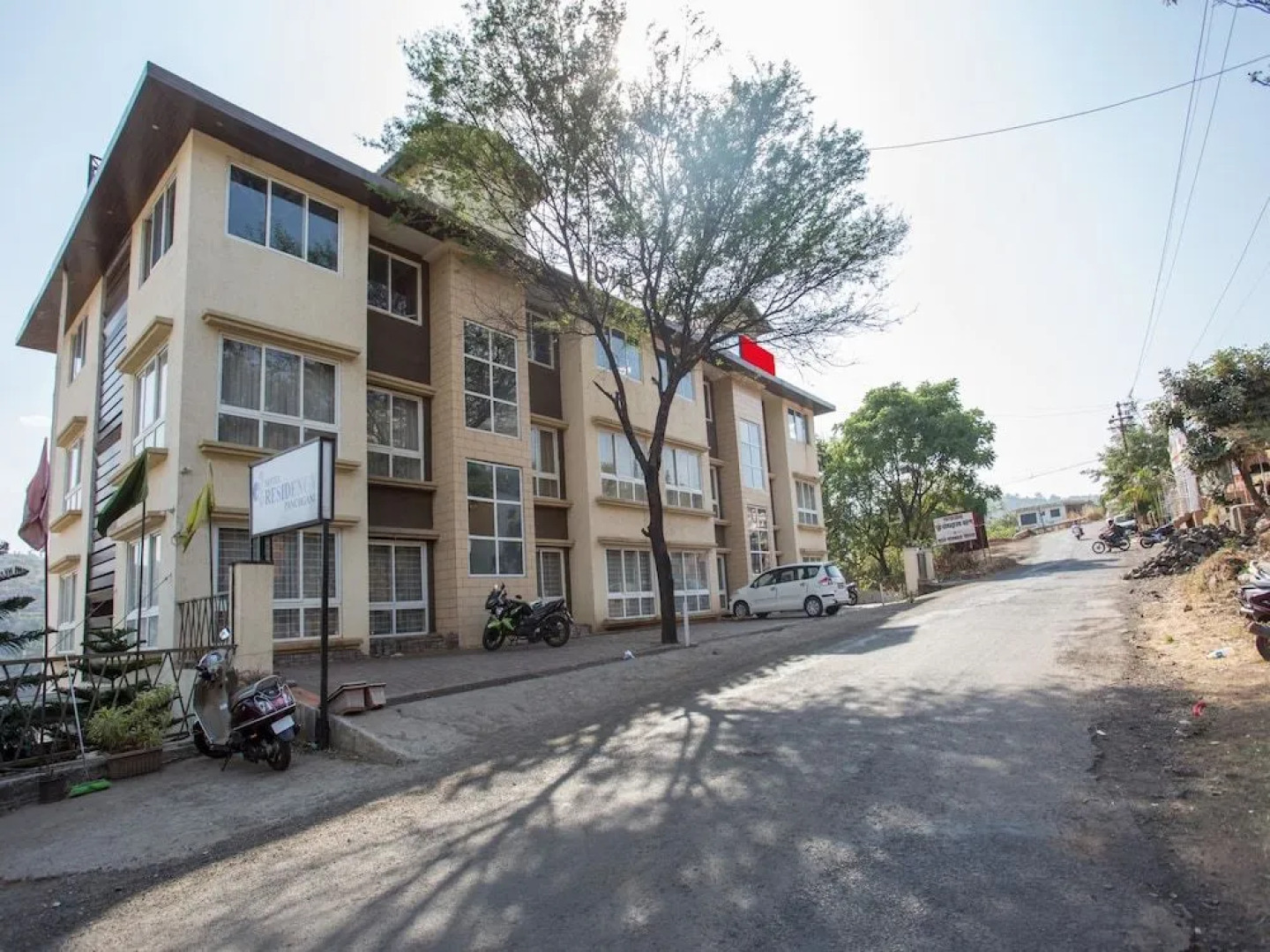 OYO 2377 Hotel Residency