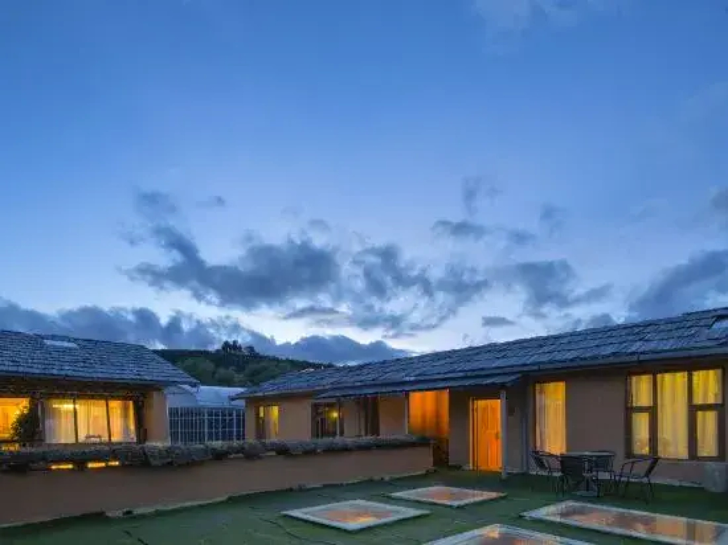 Guzang Xiangbala Diannan Wufu Boutique Inn