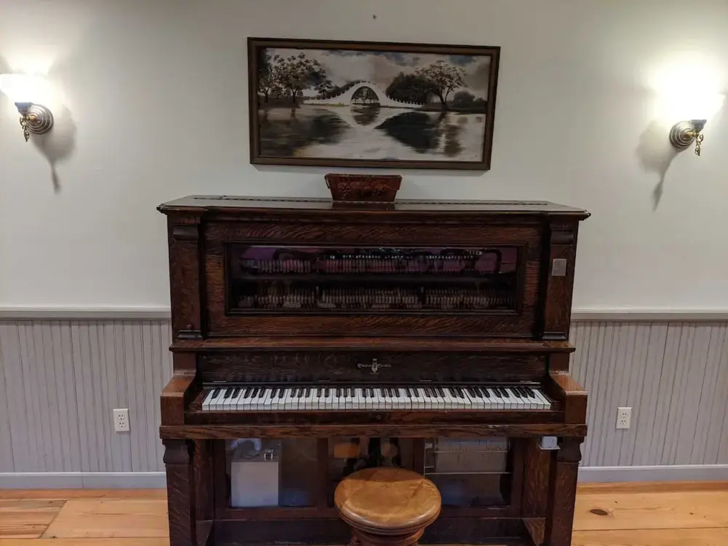 Southern Charm Riverside 4 Bedroom Home by RedAwning