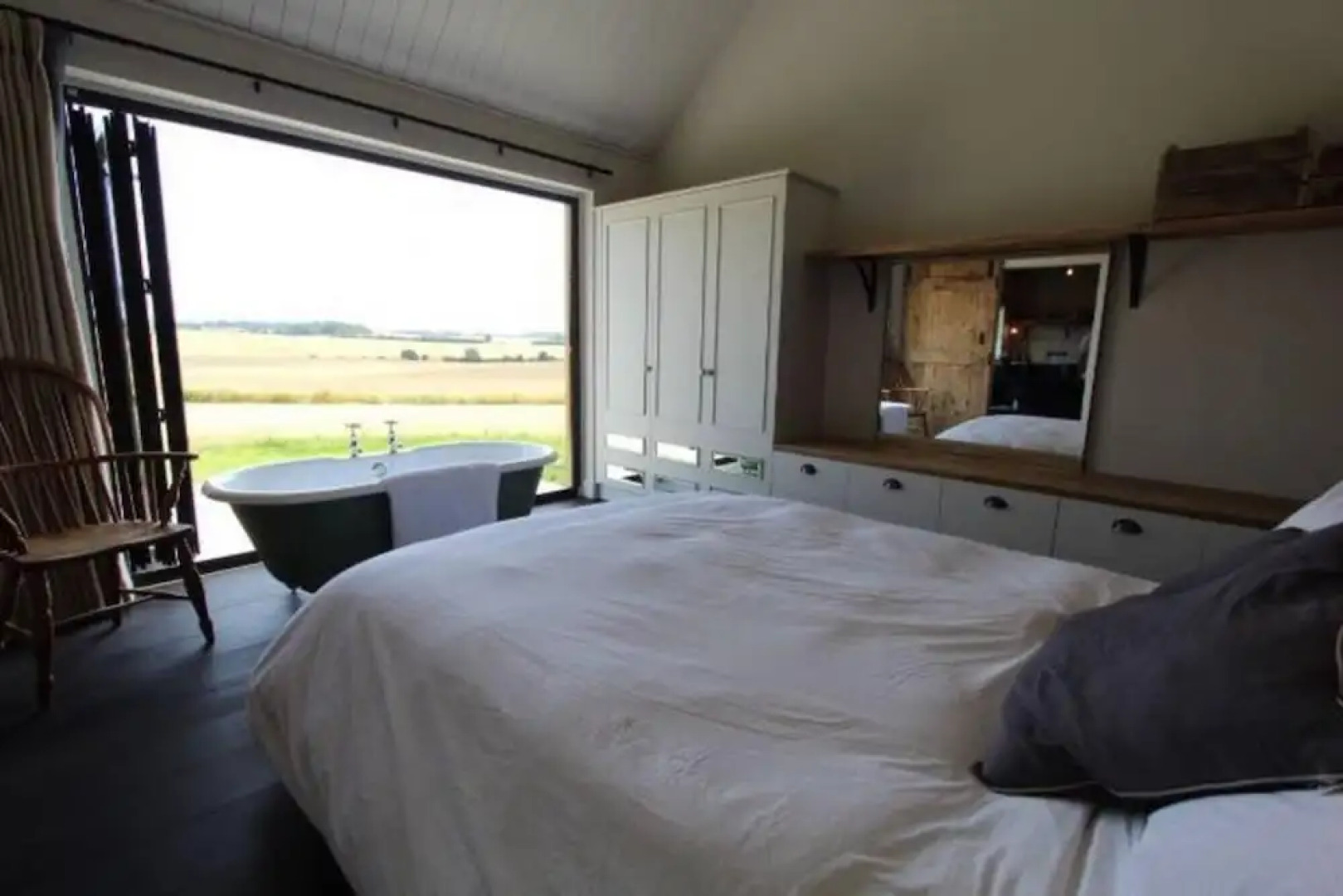 Rustic 1-bed Holiday Home in Suffolk Countryside