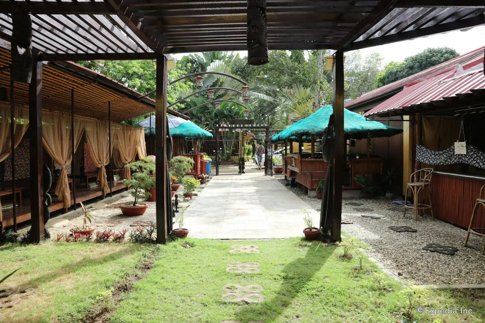 Tres Pension House