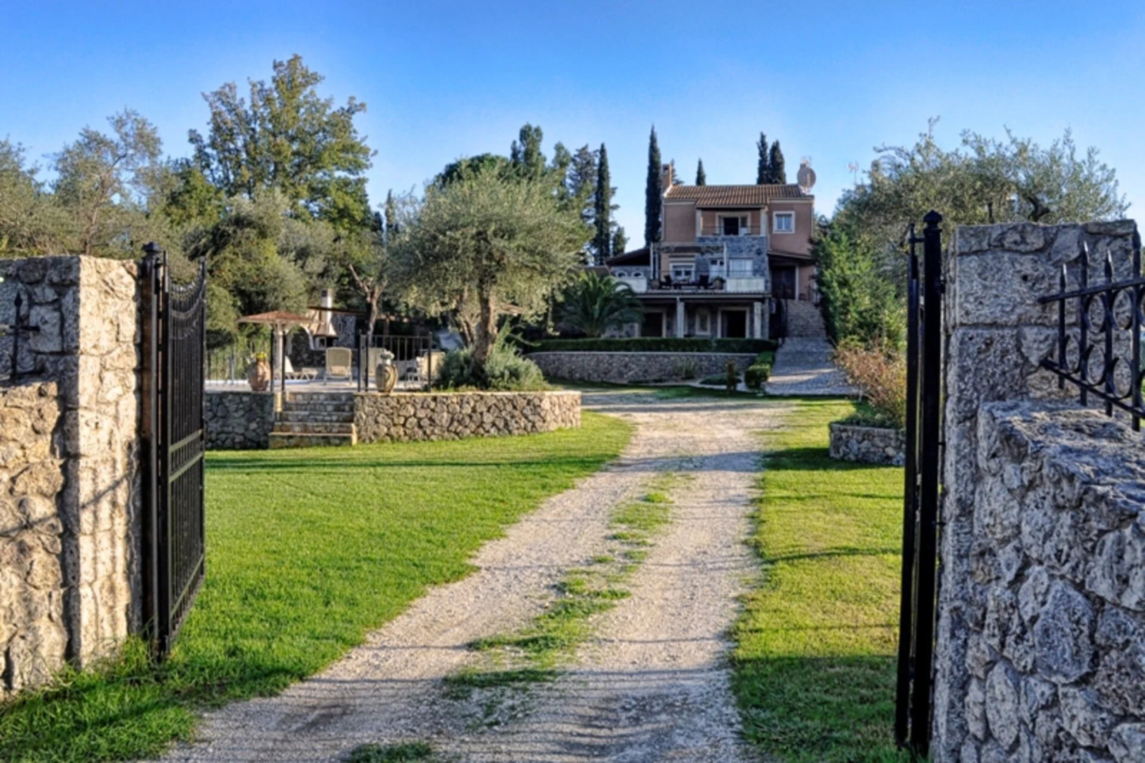 Villa St. Nicholas House & Guest Apart.