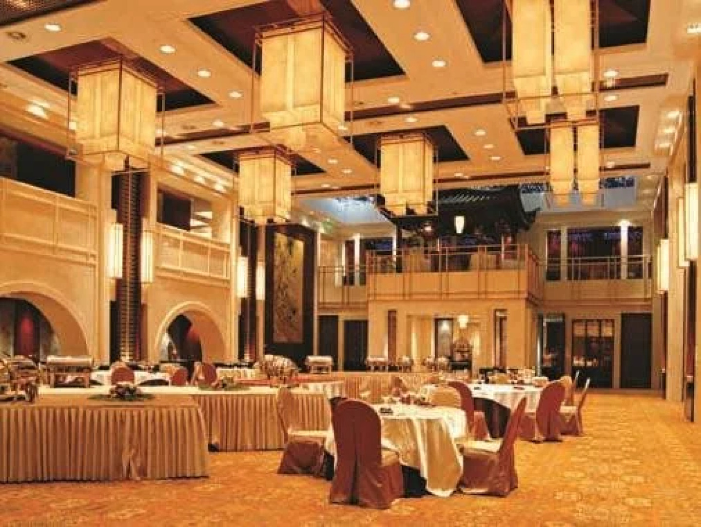 Golden Elephant Golf Hotel