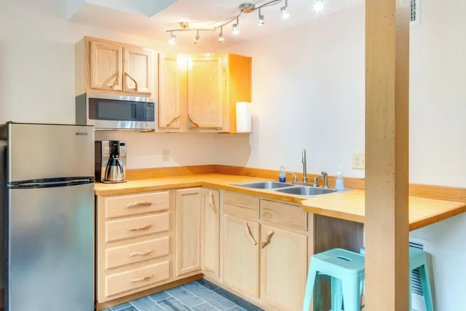 Sawyers Cabin w/ Hot Tub in Blue Ridge Mtns!