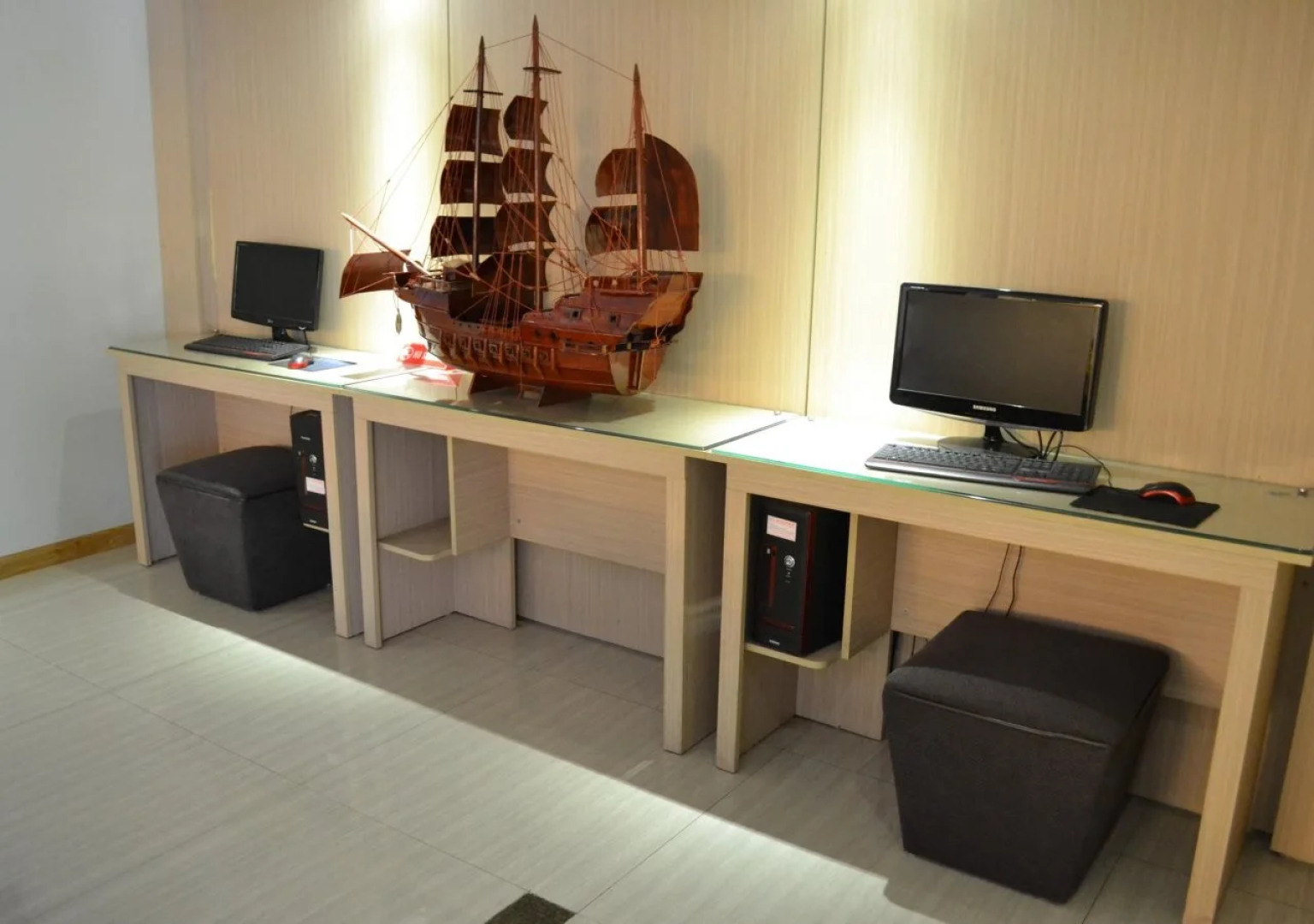 Nam Dat Hotel by D'Lecia Ha Long