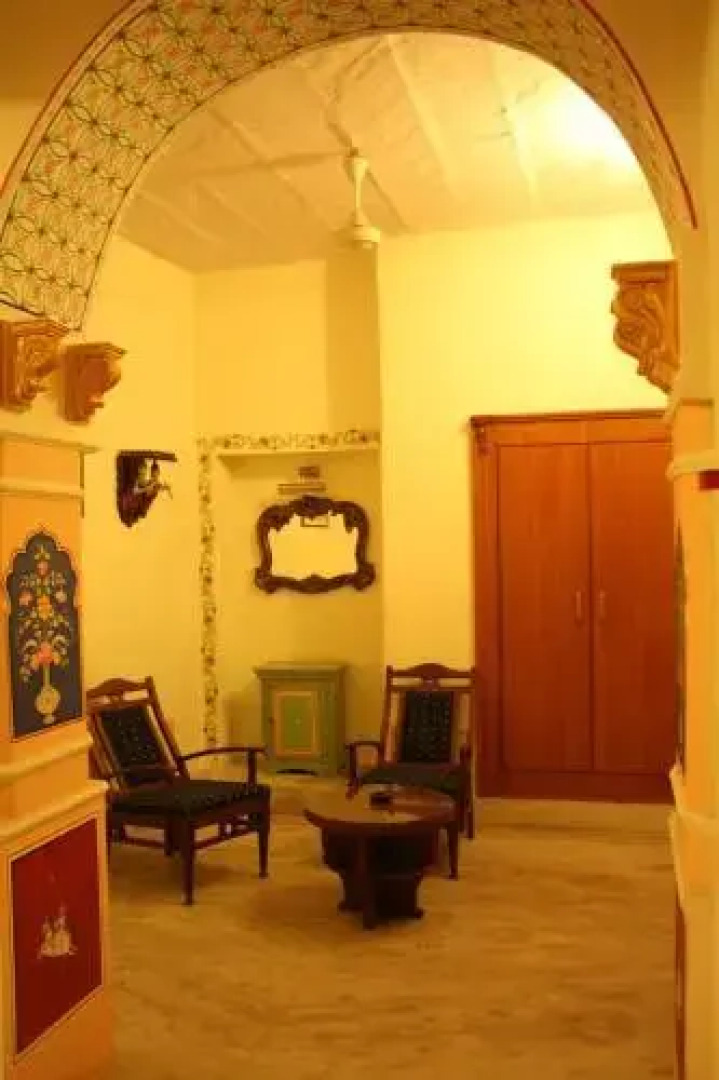 Ishwari Niwas Palace