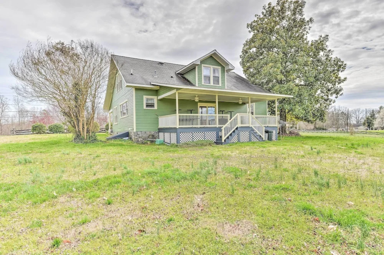 Elegant + Spacious Retreat ~ 18 Mi to Lake Norman!