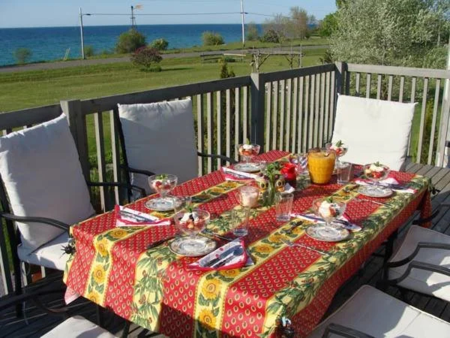 Moonlight on the Lake Bed and Breakfast