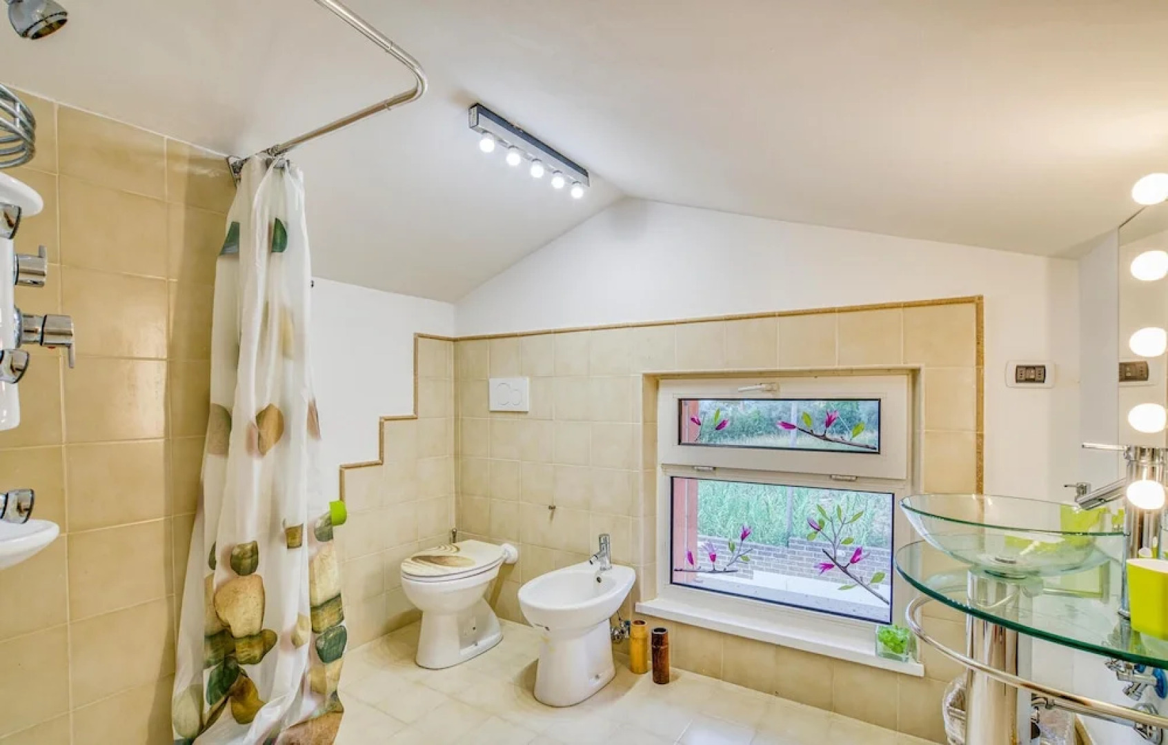 Nice Home in Martinsicuro With 4 Bedrooms and Wifi