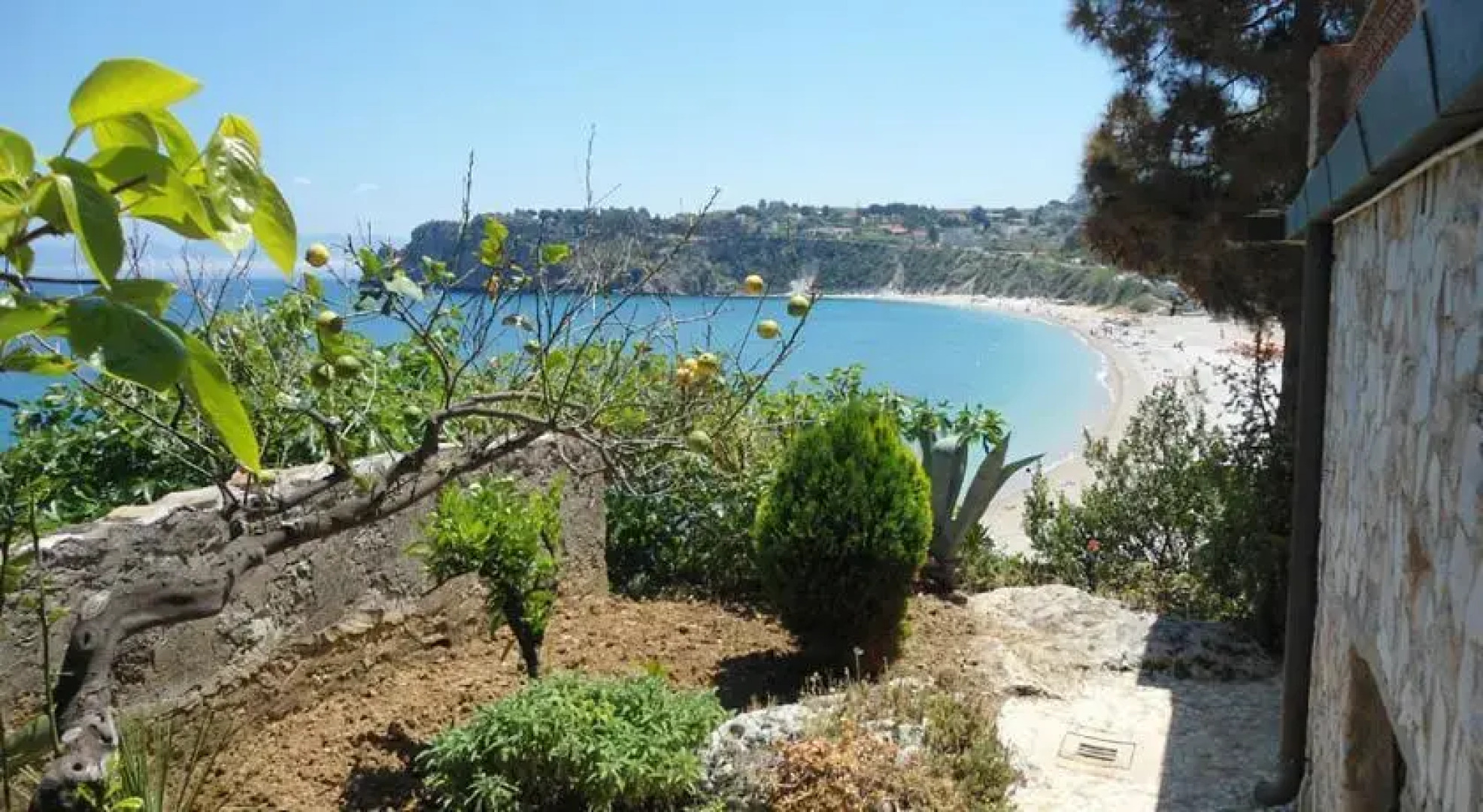 Villa Guidaloca on the beach