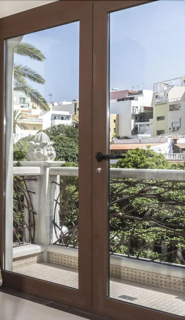 Rok Plaza - Only Adults