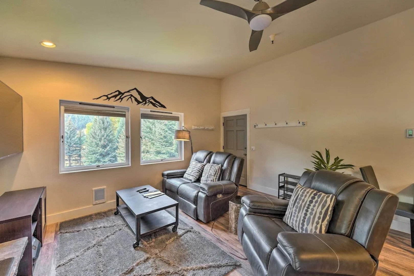 Modern Ketchum Condo: Walk to Dtwn & Ski Lift