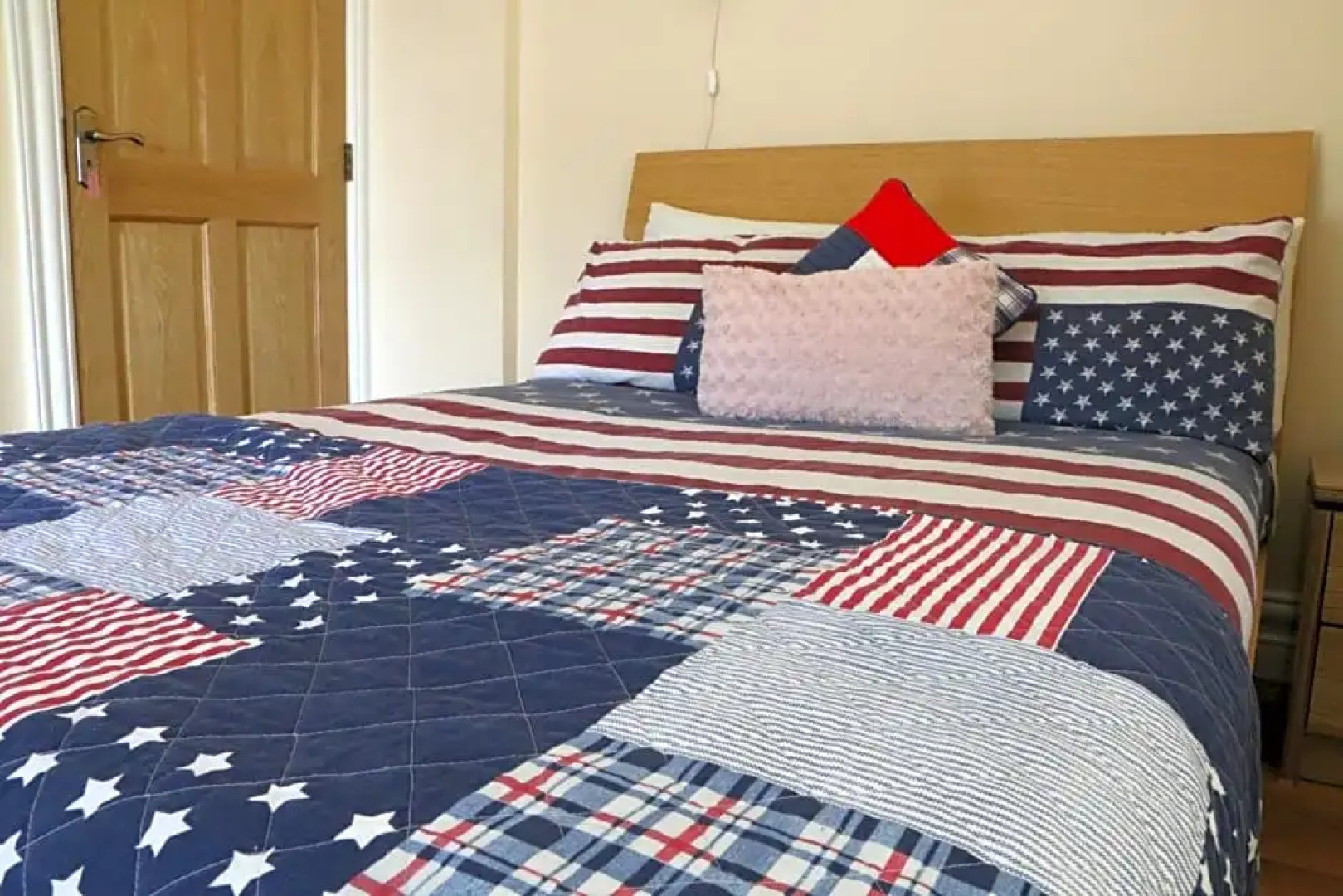 Emy Lakehouse - near Castle Leslie, Glaslough