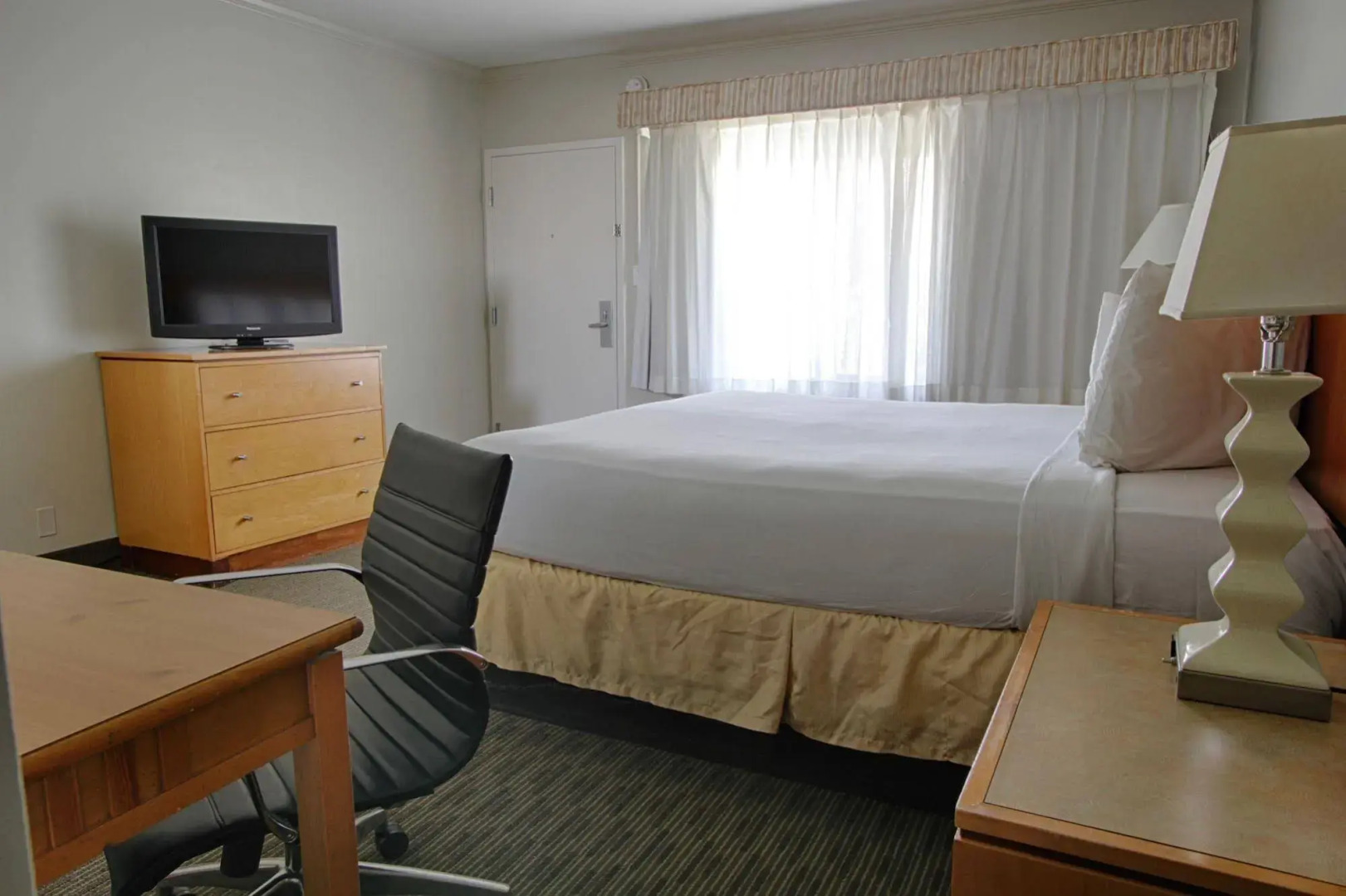 The Sojourn Los Angeles - Sherman Oaks