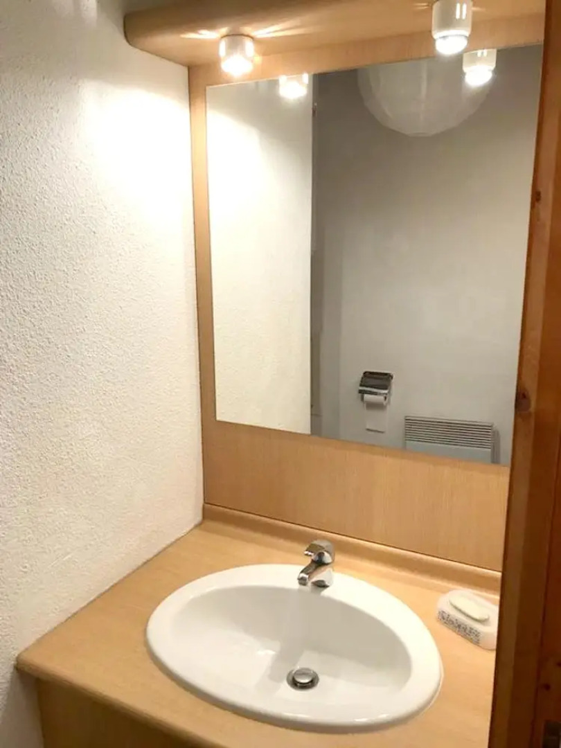 Apartment With one Bedroom in Les 2 Alpes, With Wonderful Mountain View, Furnished Terrace and Wifi - 1 km From the Slopes