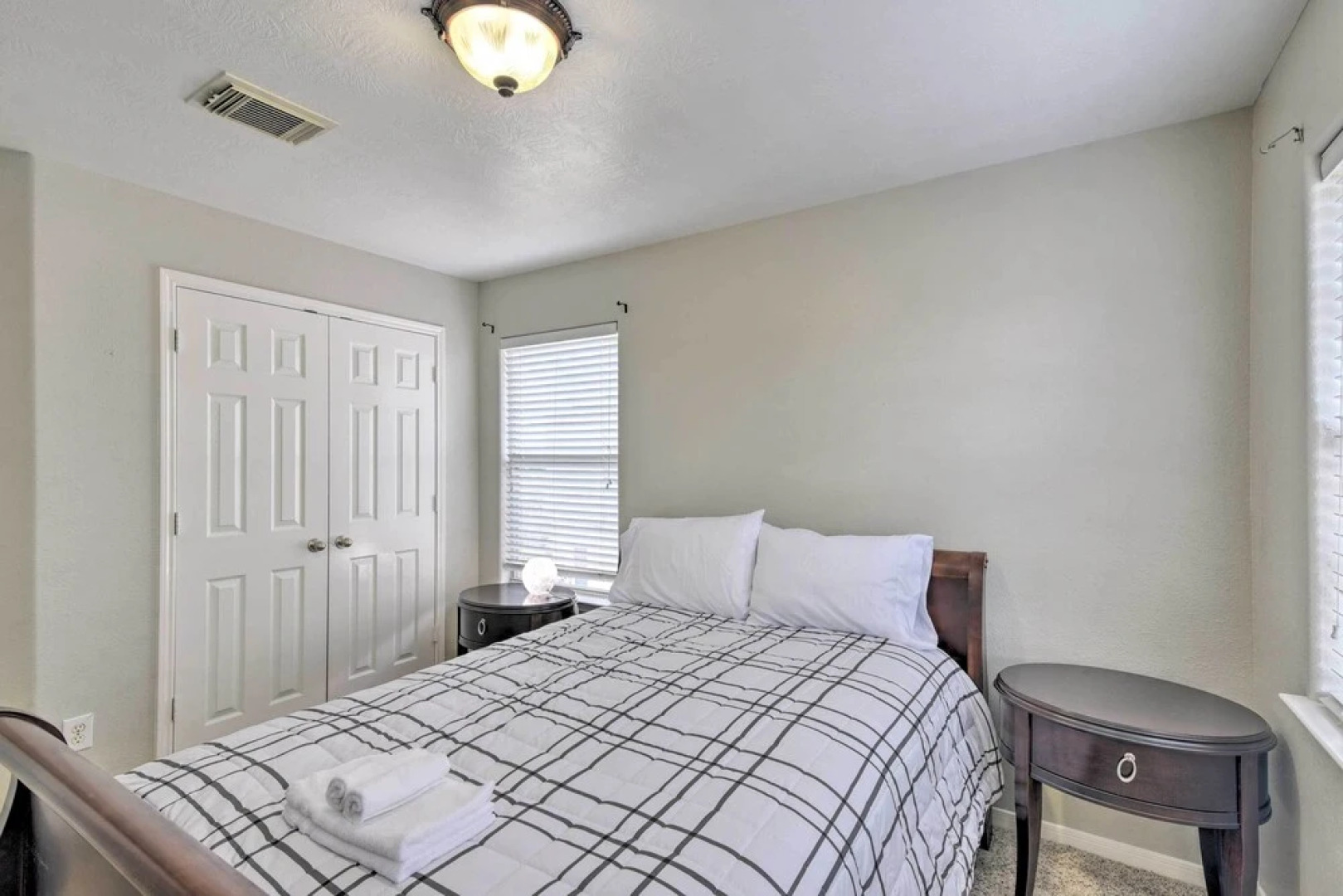 Spacious & Central Katy Retreat: 27 Mi to Houston!