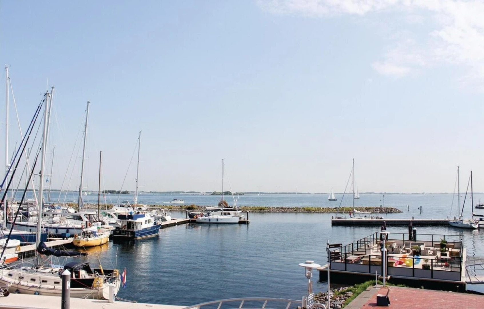 Nice Apartment in Bruinisse With 1 Bedrooms and Wifi