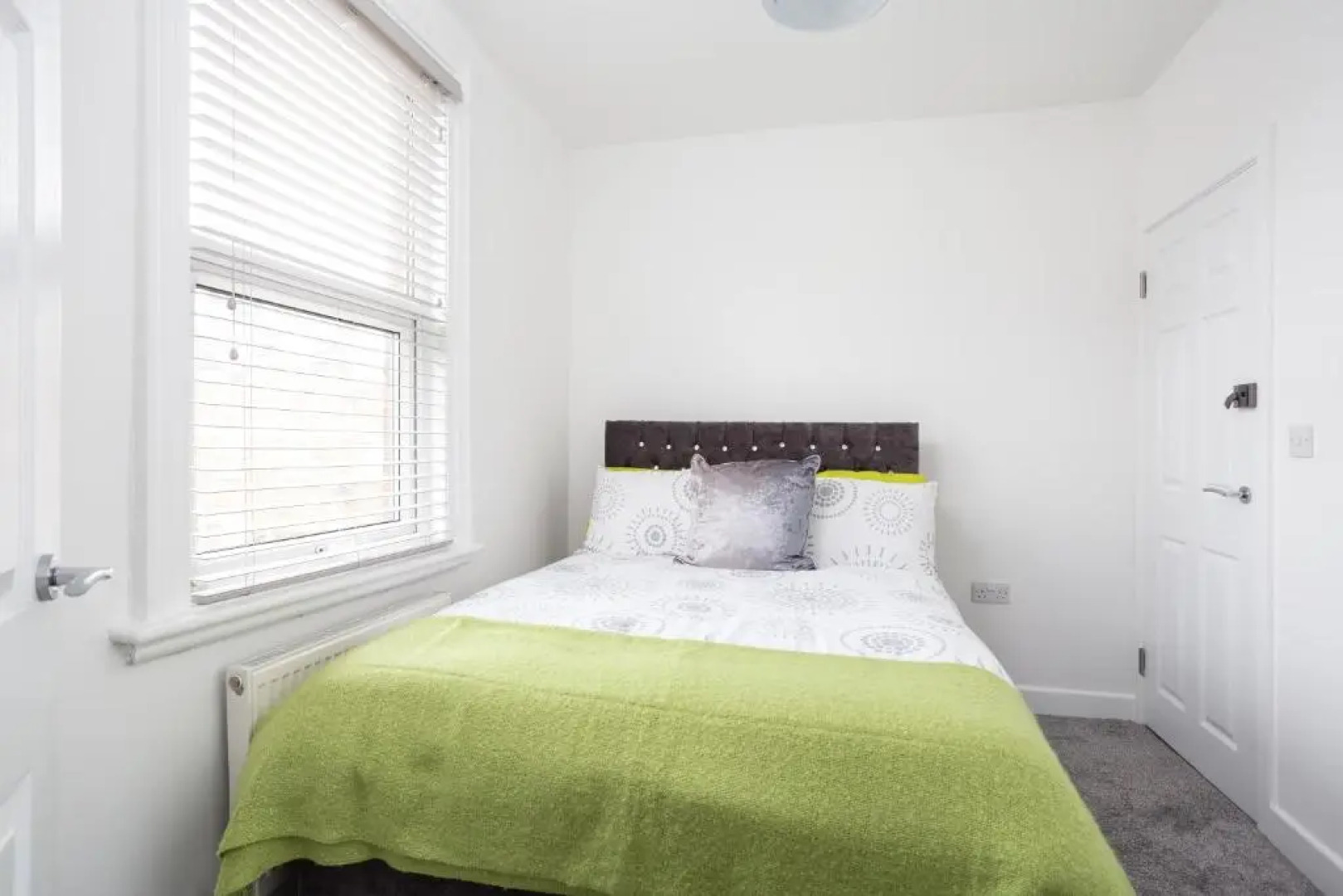 Whole house in centre of Town Ideal for Contractors and Professionals