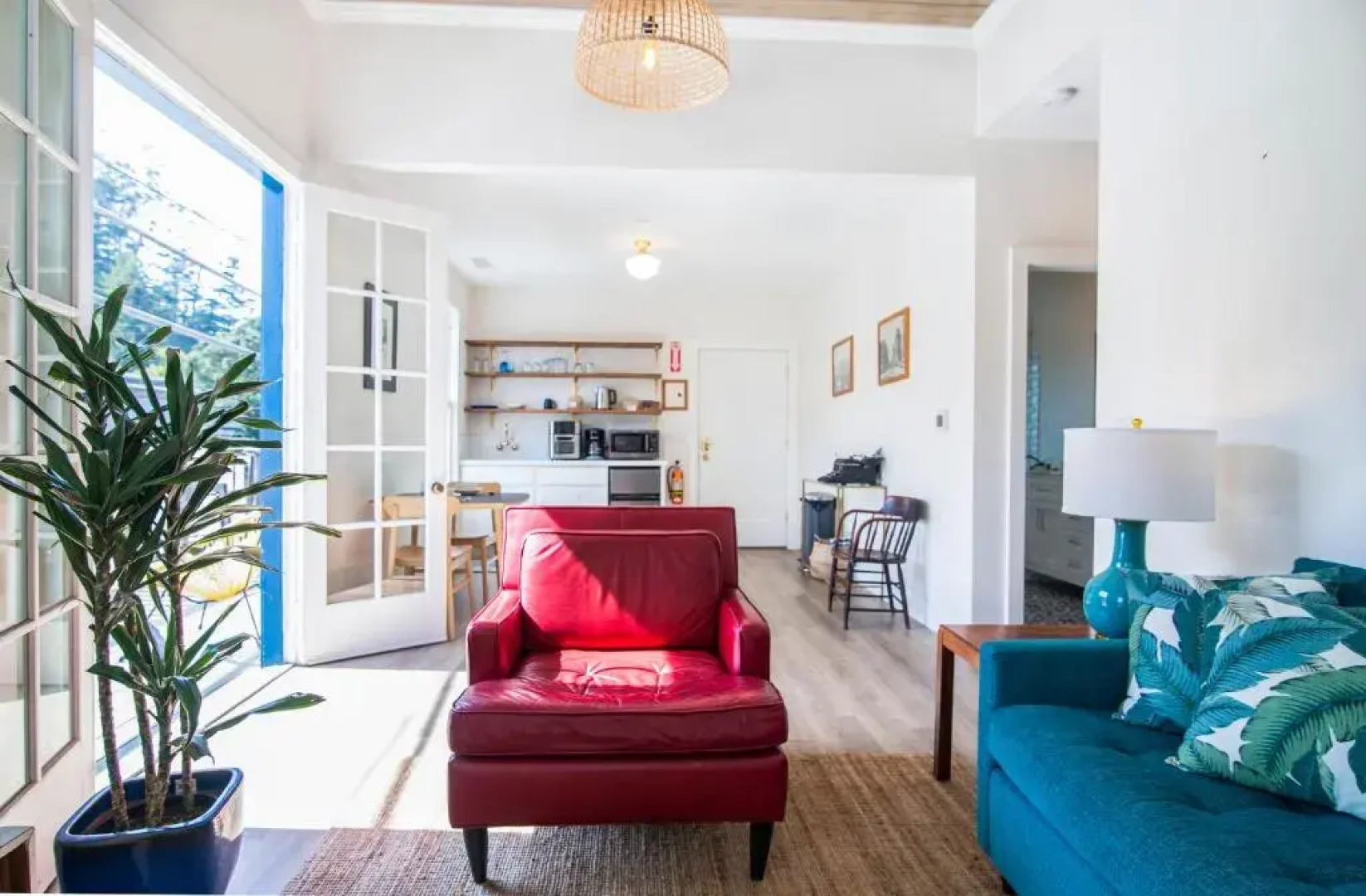 Smiley's Saloon & Hotel