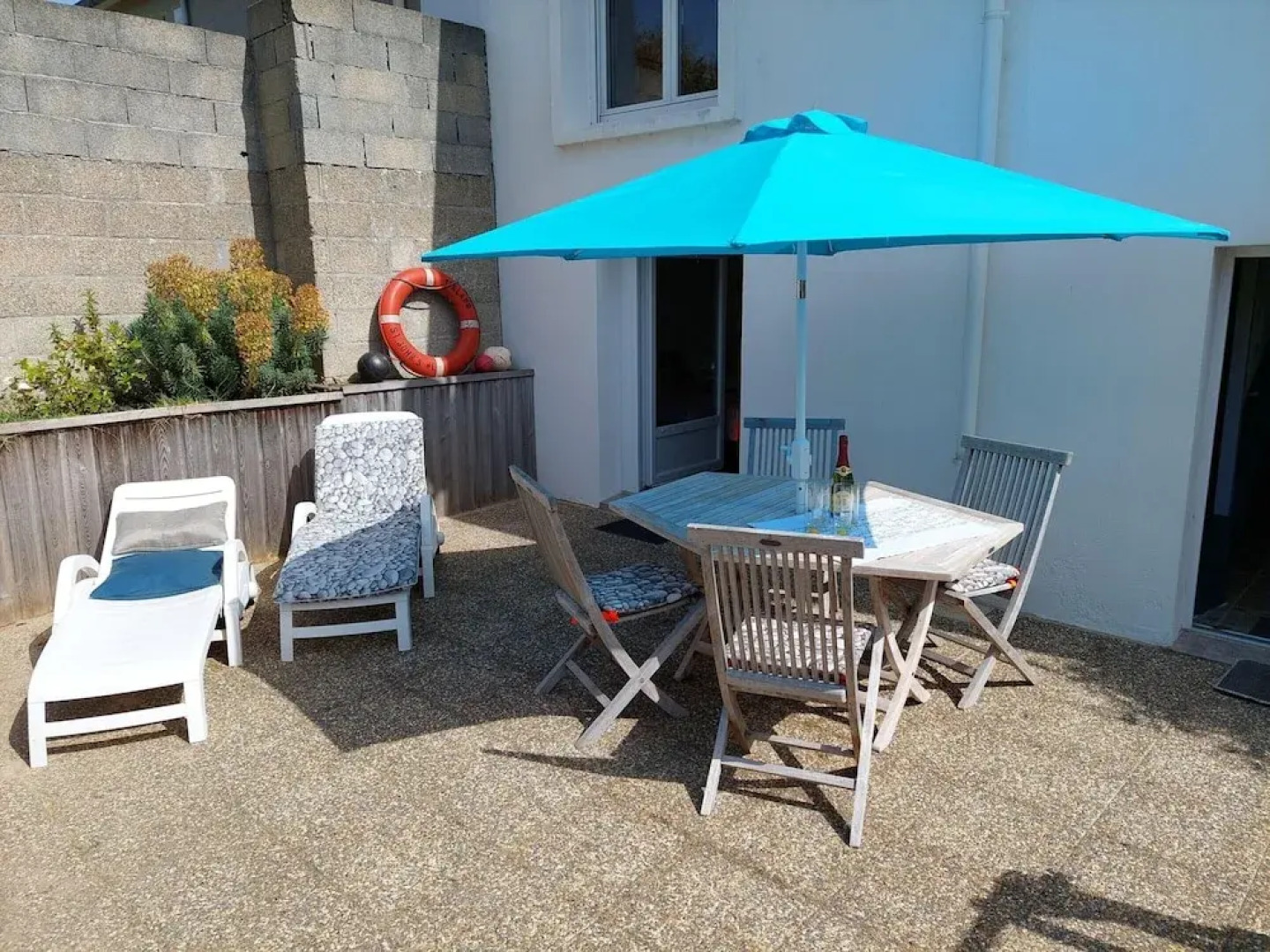 Beachfront Apartment in Plouguerneau